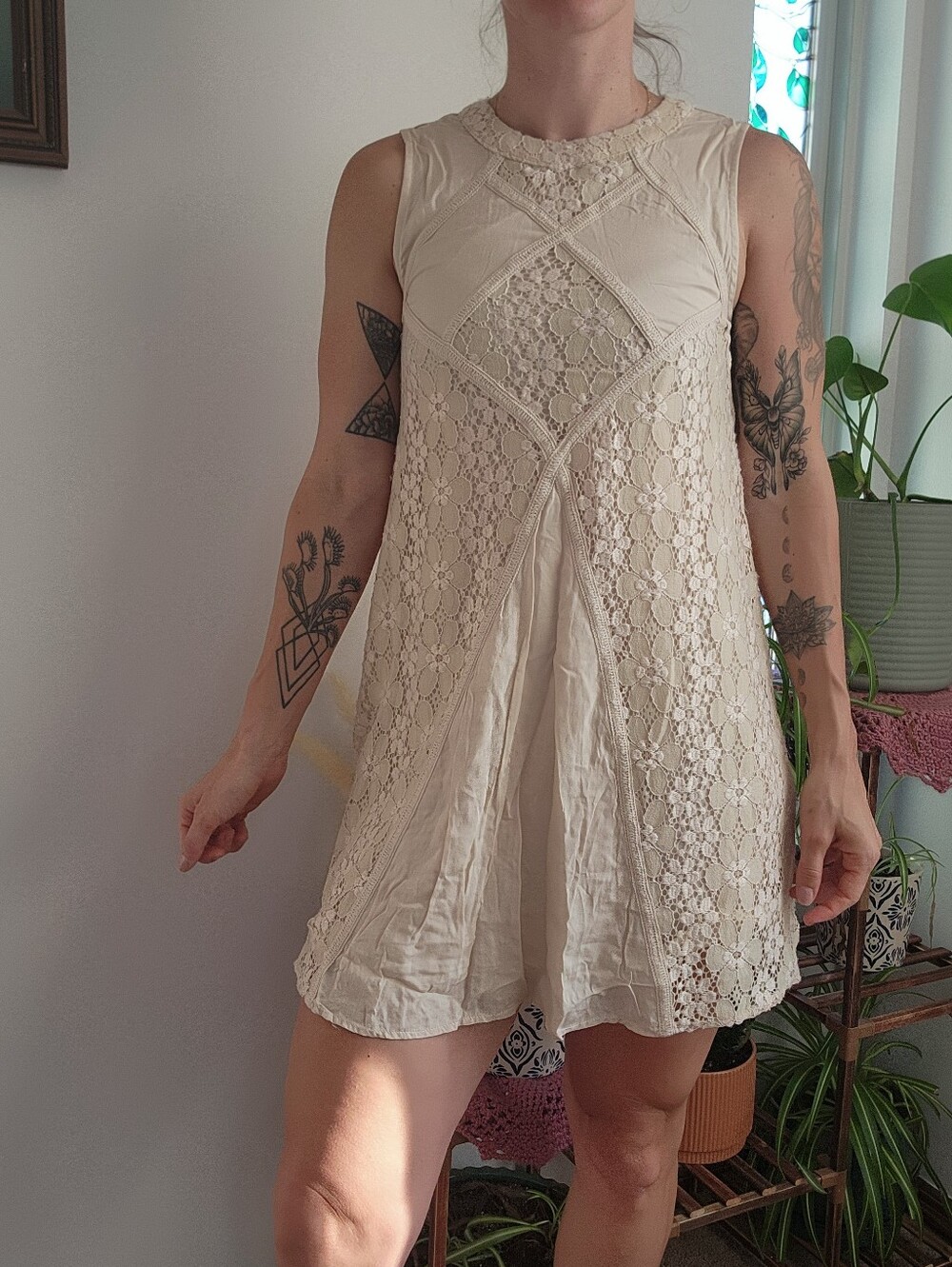 Cream Floral Lace Detailed Mini Dress Size Medium